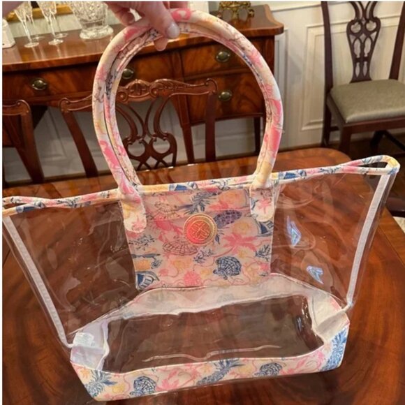 Lilly Pulitzer Clear Beach Tote Bag in Barefoot Beachcomber - Picture 4 of 11